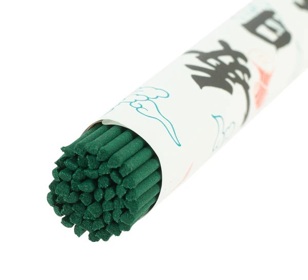 Caixa de incenso Mainichikoh Viva Long com 5 tubos e 50 varetas cada.